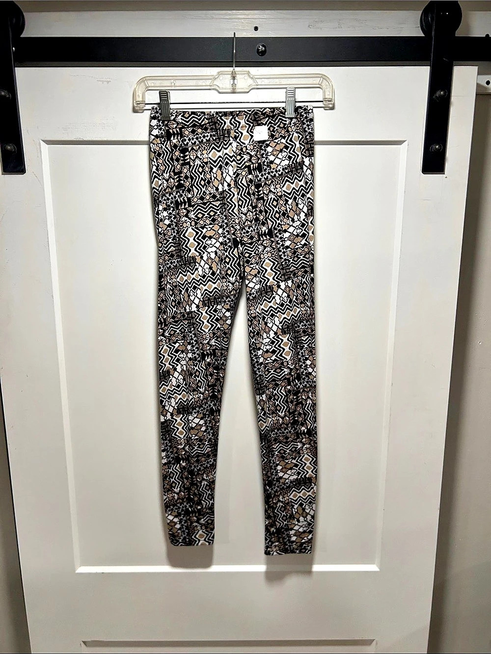 Shosho Geometric Printed Leggings in Brown & Black Size Small